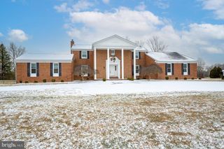 150 WINDSOR RD, Robbinsville, NJ 08691