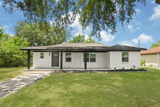 108 Chandler Drive, Baytown, TX 77521