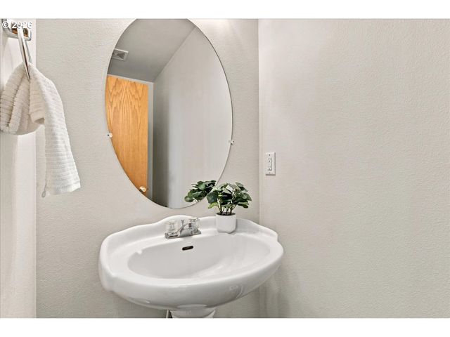 512 Nw 147TH St, Vancouver, WA 98685
