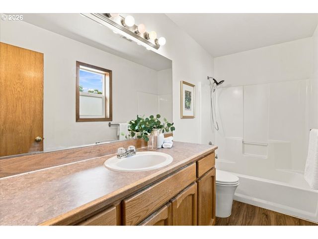 512 Nw 147TH St, Vancouver, WA 98685