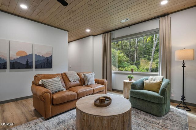 1920 Smoky Cove Road, Sevierville, TN 37876
