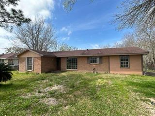 306 Tennyson Street, San Leon, TX 77539