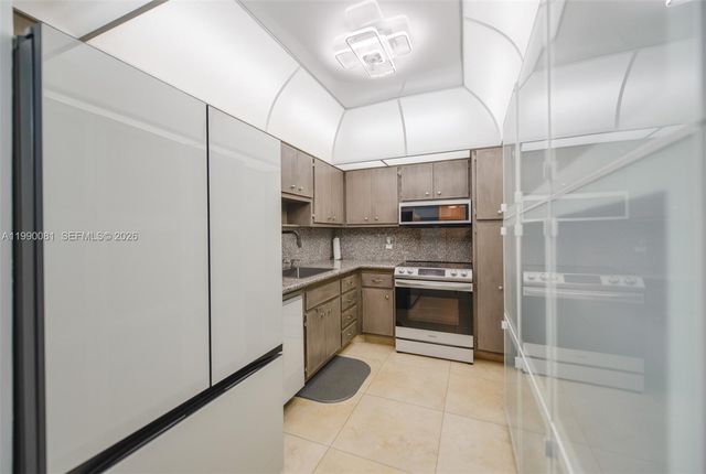 1980 S Ocean Dr 4B, Hallandale Beach, FL 33009