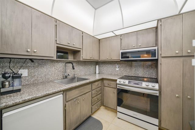 1980 S Ocean Dr 4B, Hallandale Beach, FL 33009