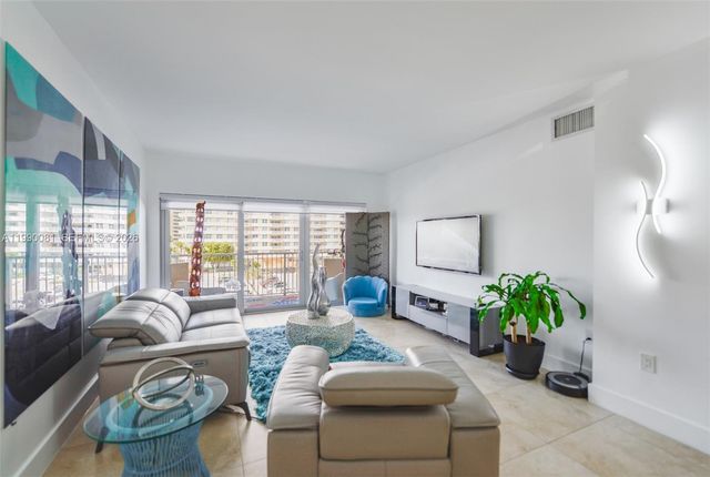 1980 S Ocean Dr 4B, Hallandale Beach, FL 33009