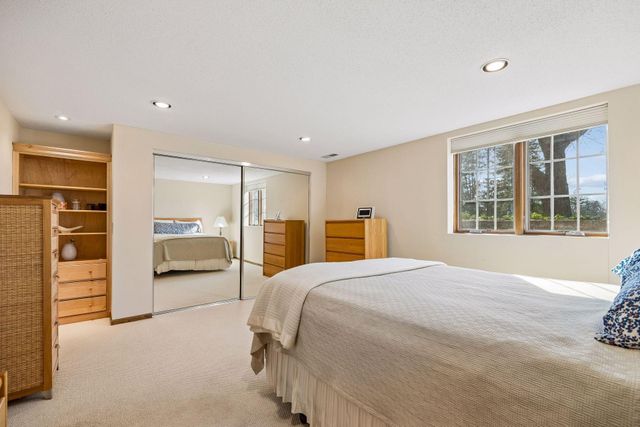 6704 Dovre Drive, Edina, MN 55436