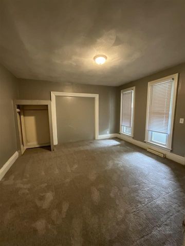 423-425 Center Avenue, Janesville, WI 53548