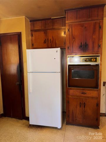 5046 Old Linville Road, Marion, NC 28752