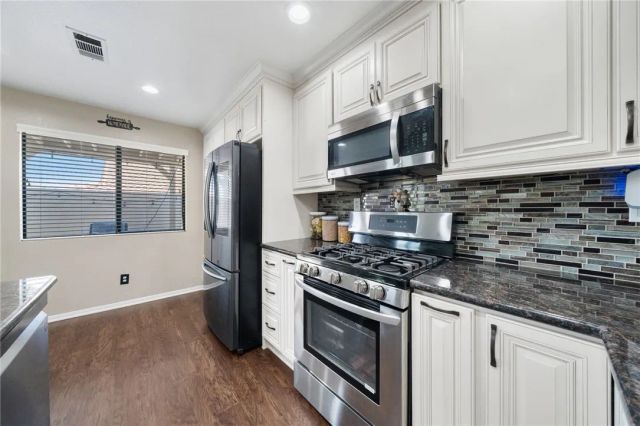 2061 San Antonio Drive, Corona, CA 92882