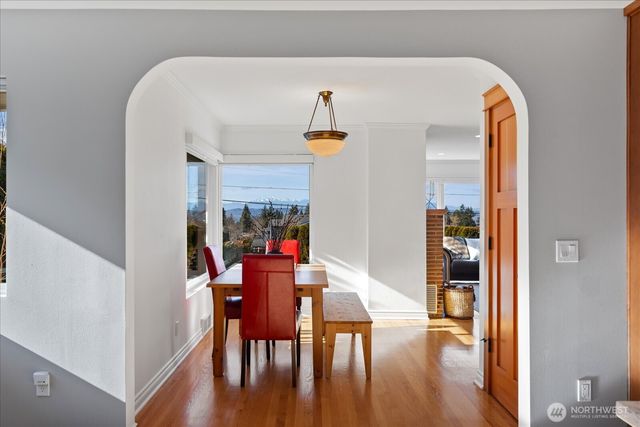 910 9th Avenue N, Edmonds, WA 98020