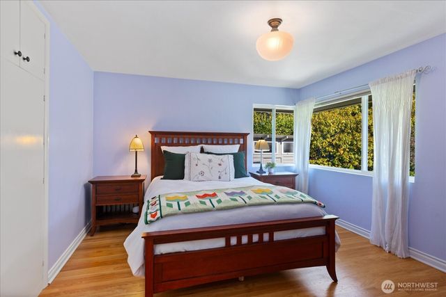 910 9th Avenue N, Edmonds, WA 98020