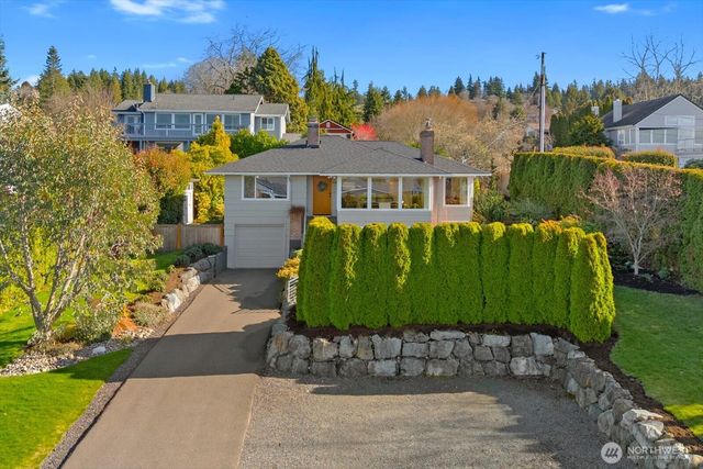 910 9th Avenue N, Edmonds, WA 98020