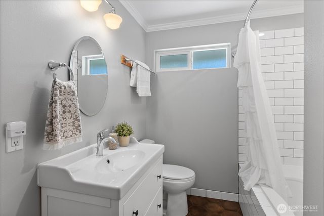 910 9th Avenue N, Edmonds, WA 98020