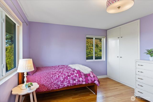 910 9th Avenue N, Edmonds, WA 98020