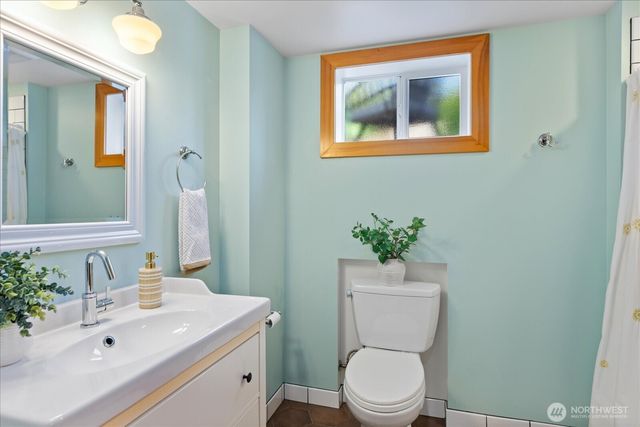 910 9th Avenue N, Edmonds, WA 98020