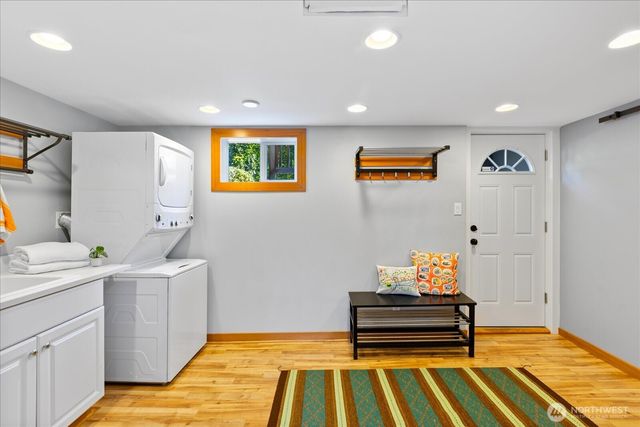 910 9th Avenue N, Edmonds, WA 98020