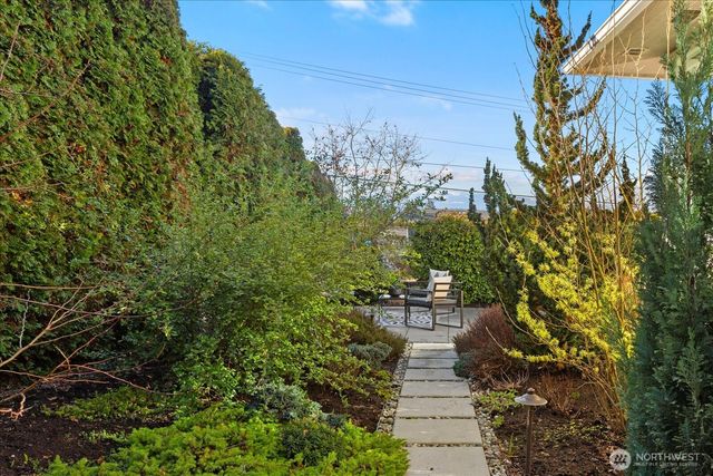 910 9th Avenue N, Edmonds, WA 98020