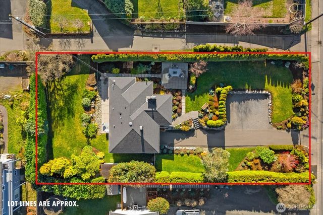 910 9th Avenue N, Edmonds, WA 98020