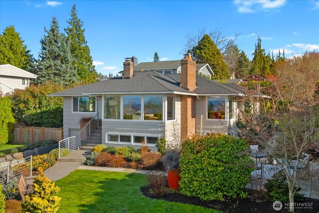 910 9th Avenue N, Edmonds, WA 98020