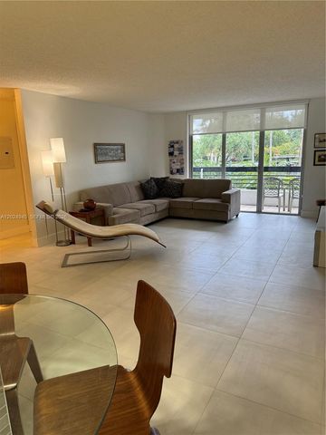 3600 Mystic Pointe Dr 208, Aventura, FL 33180