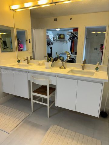 3600 Mystic Pointe Dr 208, Aventura, FL 33180