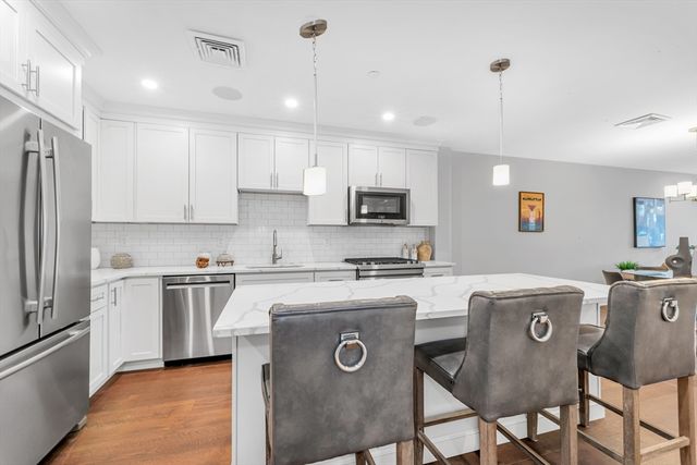 480 West Broadway 7, Boston, MA 02127