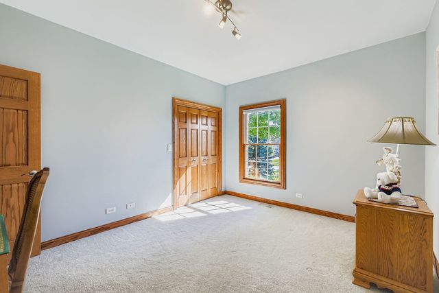 808 James Drive, Hampshire, IL 60140