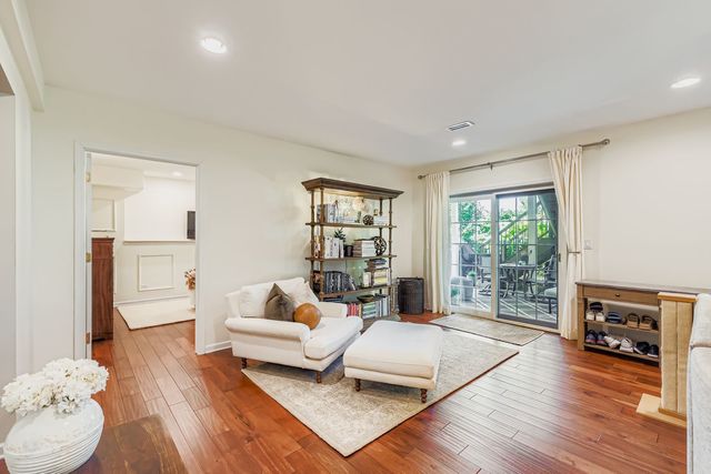 808 James Drive, Hampshire, IL 60140