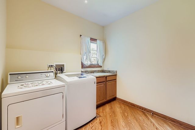 808 James Drive, Hampshire, IL 60140