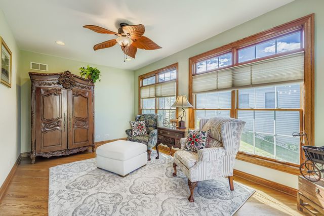 808 James Drive, Hampshire, IL 60140