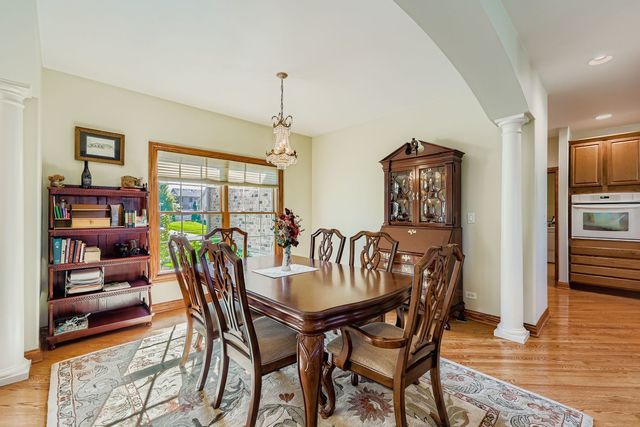 808 James Drive, Hampshire, IL 60140