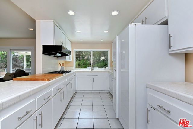 6041 Ellenview Avenue, Woodland Hills (los Angeles), CA 91367
