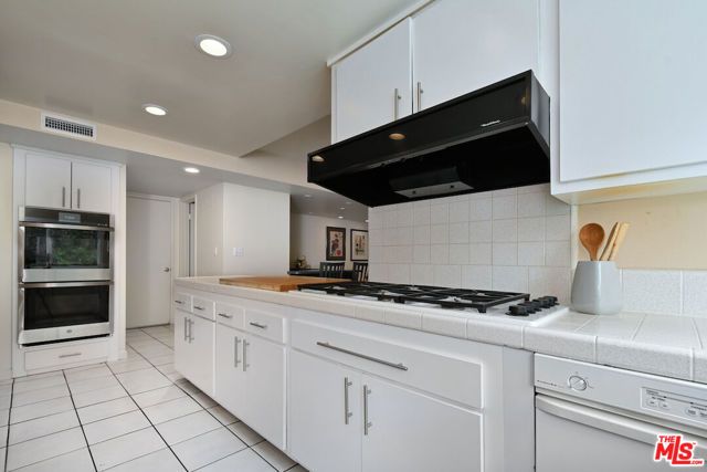 6041 Ellenview Avenue, Woodland Hills (los Angeles), CA 91367