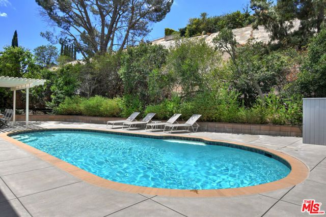 6041 Ellenview Avenue, Woodland Hills (los Angeles), CA 91367