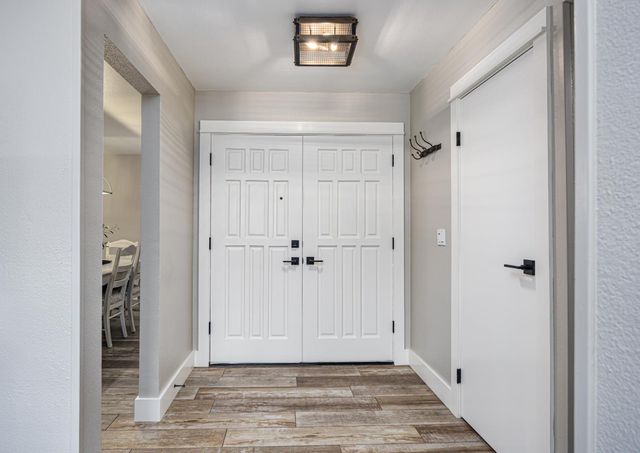 9101 Orangevale Ave, Orangevale, CA 95662