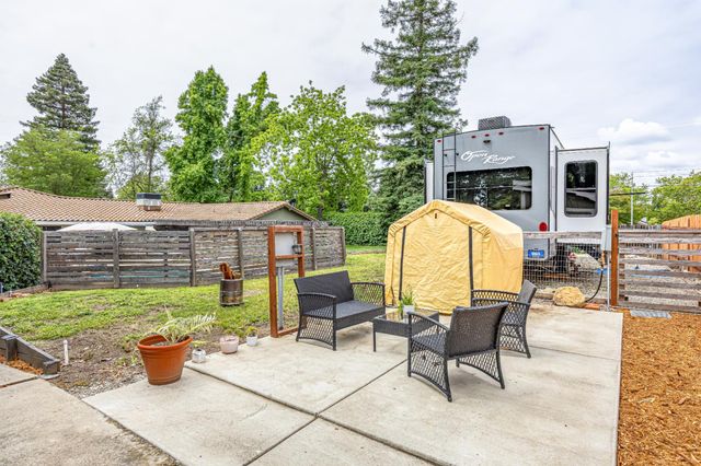 9101 Orangevale Ave, Orangevale, CA 95662