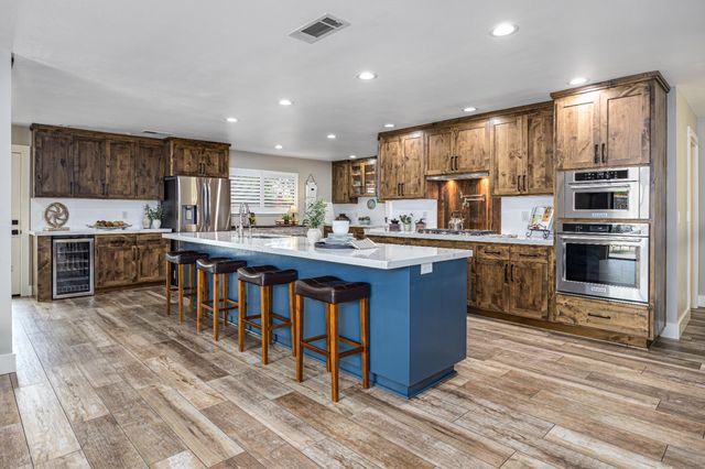 9101 Orangevale Ave, Orangevale, CA 95662