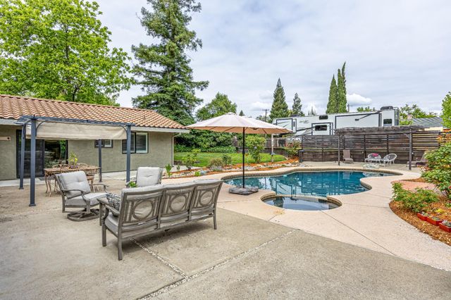 9101 Orangevale Ave, Orangevale, CA 95662