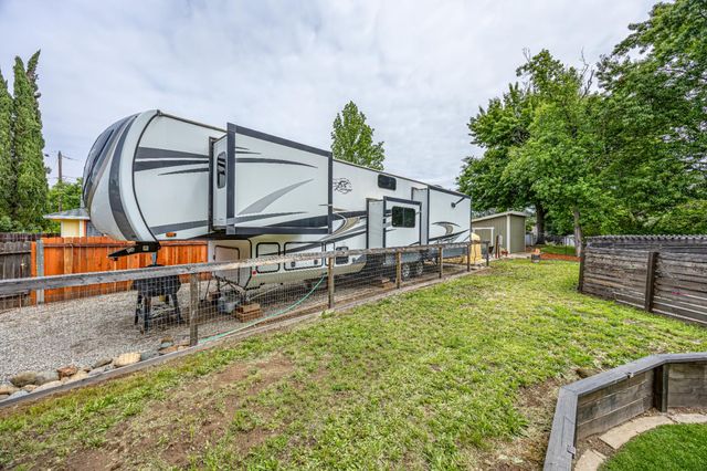 9101 Orangevale Ave, Orangevale, CA 95662
