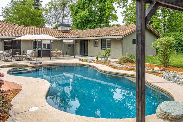 9101 Orangevale Ave, Orangevale, CA 95662