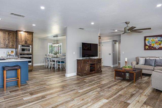 9101 Orangevale Ave, Orangevale, CA 95662