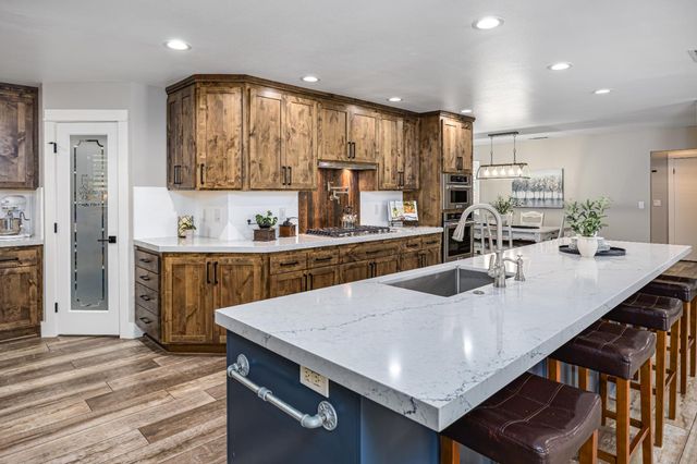 9101 Orangevale Ave, Orangevale, CA 95662