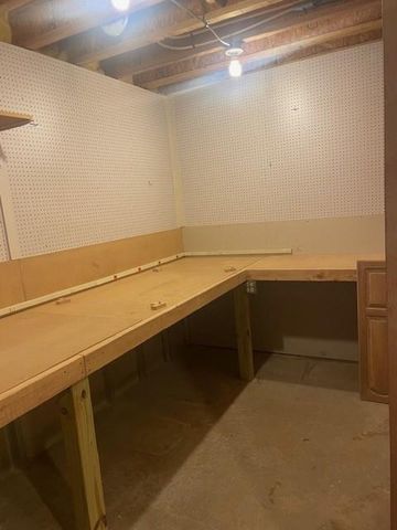 7302 W 157th Terrace, Overland Park, KS 66223