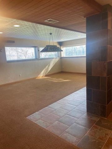 7302 W 157th Terrace, Overland Park, KS 66223