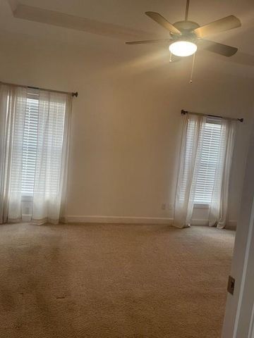 7302 W 157th Terrace, Overland Park, KS 66223