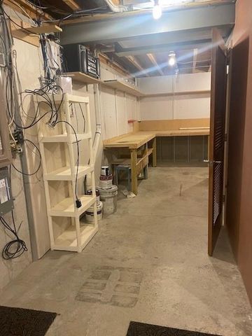 7302 W 157th Terrace, Overland Park, KS 66223