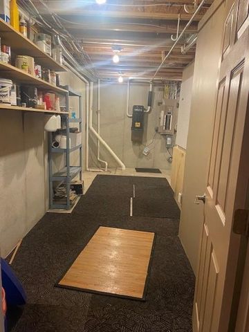 7302 W 157th Terrace, Overland Park, KS 66223