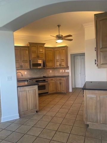 7302 W 157th Terrace, Overland Park, KS 66223