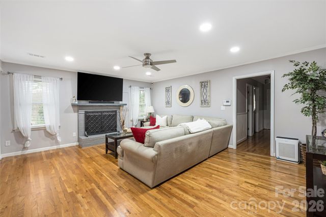 113 Scottsmoor Drive, Charlotte, NC 28214