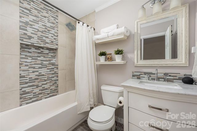 113 Scottsmoor Drive, Charlotte, NC 28214